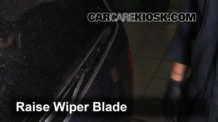 2000 Plymouth Voyager 3.3L V6 Windshield Wiper Blade (Rear)
